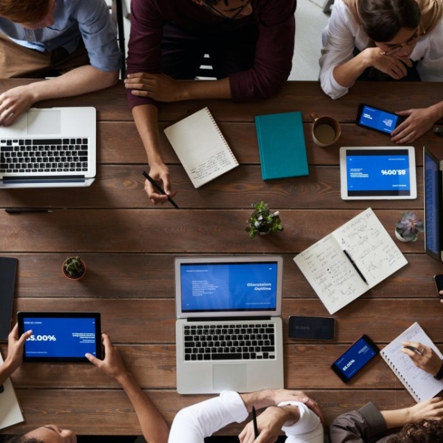 hiring-web-design-companies-in-UAE-1-1024x683